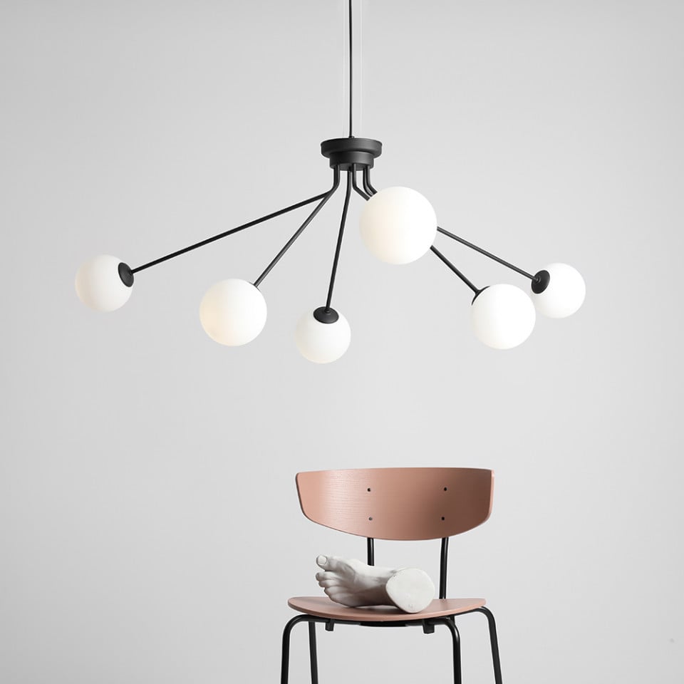 Lustra neagra/alba din sticla cu 6 becuri Holm Aldex