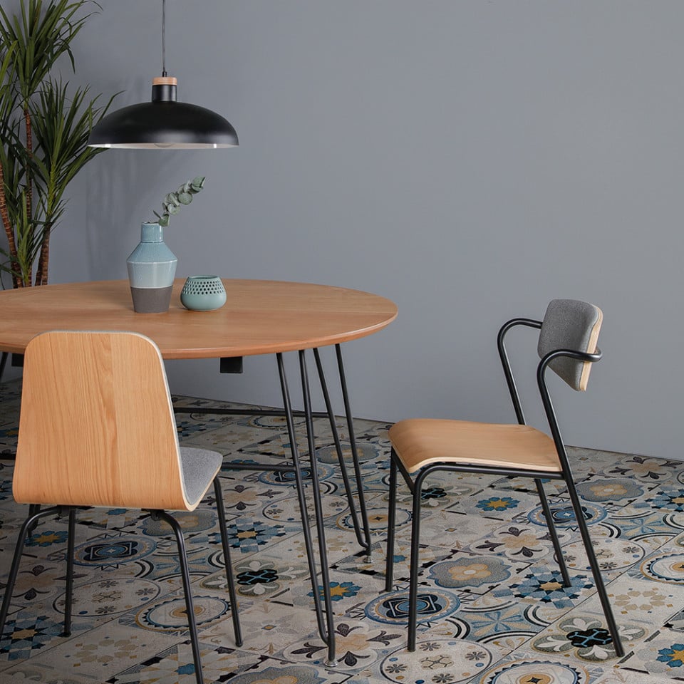 Lustra neagra din lemn Gotram Kave Home