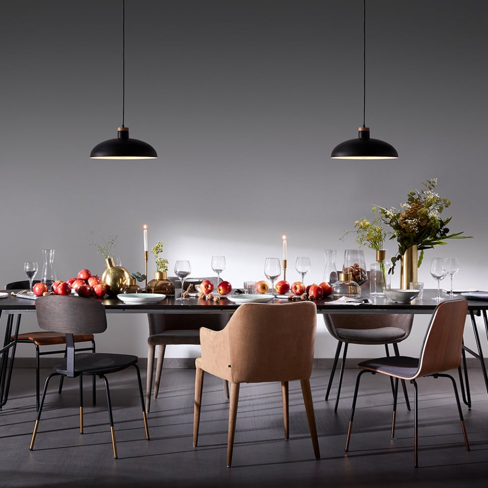Lustra neagra din lemn Gotram Kave Home