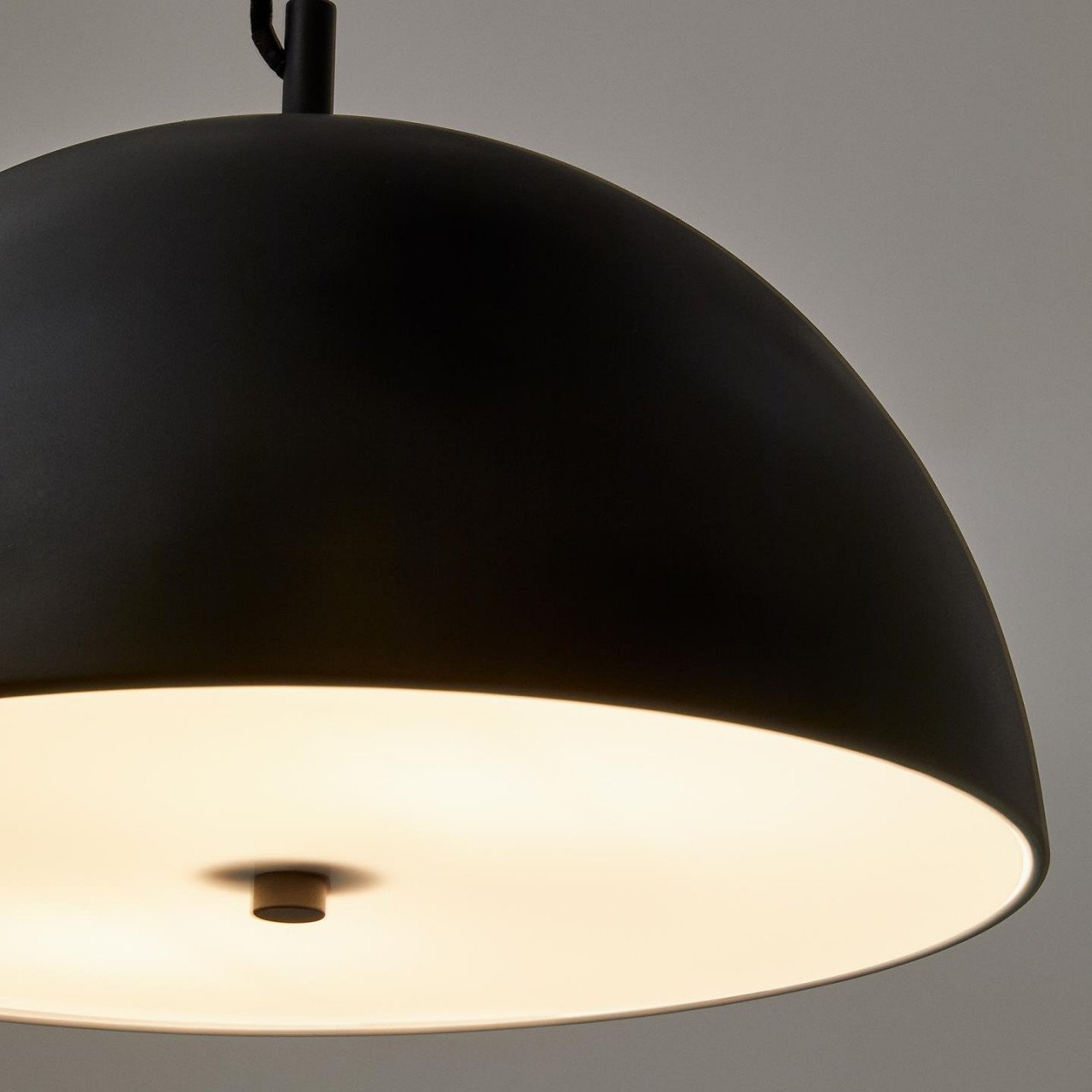 Lustra neagra din metal Catlar Kave Home