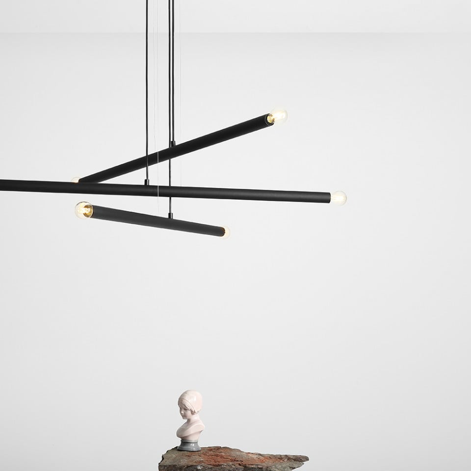Lustra neagra din metal cu 6 becuri Tubo Aldex