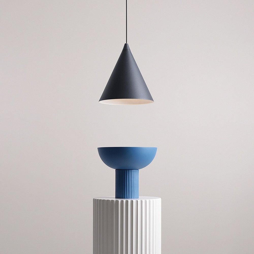 Lustra neagra din metal Form Aldex
