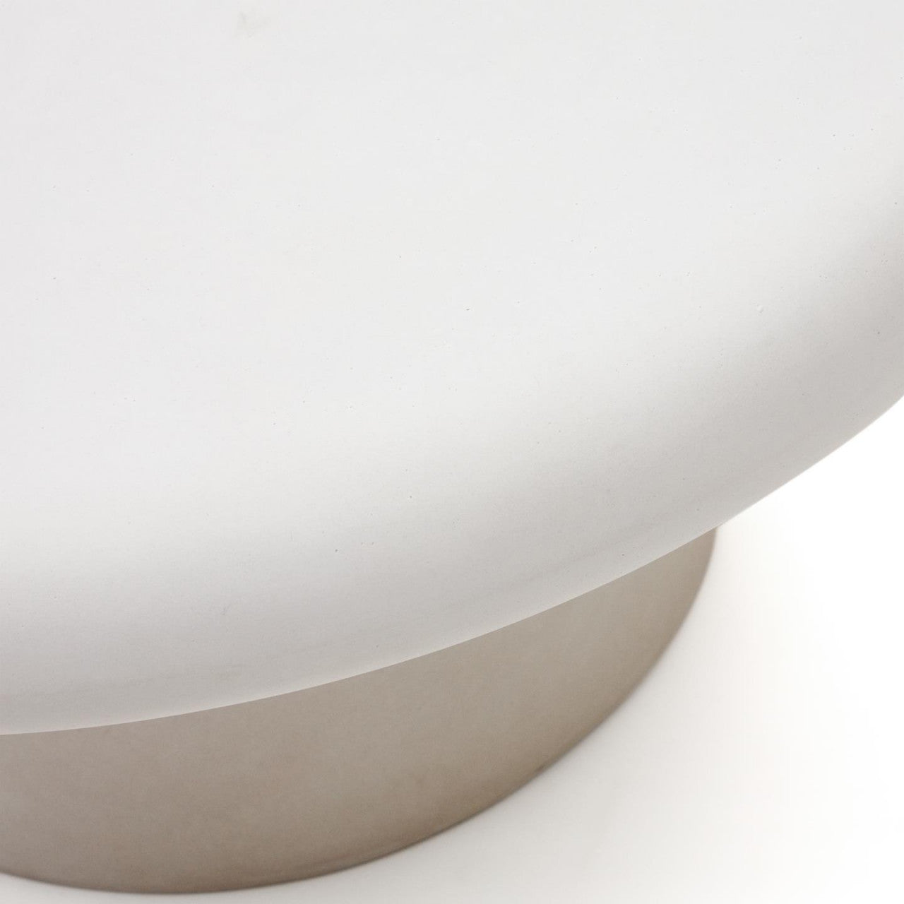 Masa de cafea exterior alba din ciment 66 cm Addaia Kave Home