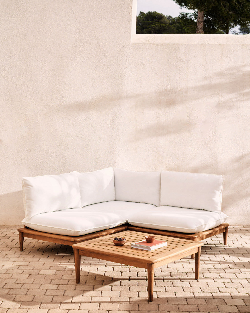Masa de cafea exterior maro din lemn 80x80 cm Portitxol Kave Home