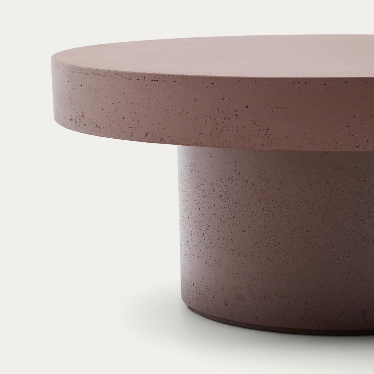 Masa de cafea exterior maro teracota din ciment 66 cm Aiguablava Kave Home