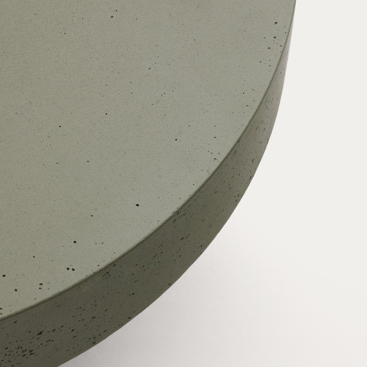 Masa de cafea exterior verde din ciment 66 cm Aiguablava Kave Home