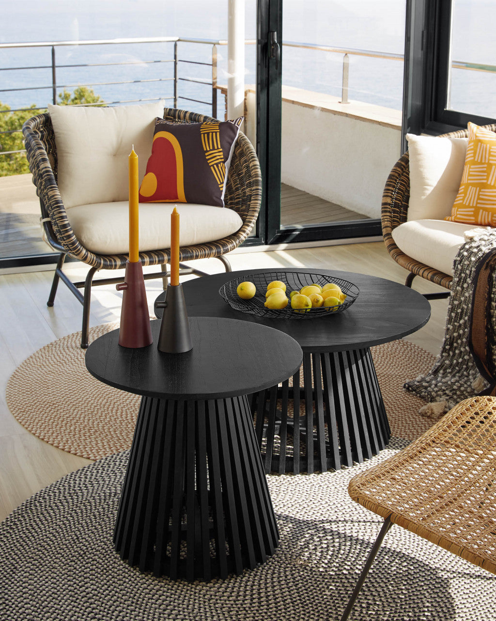 Masa de cafea neagra din lemn 80 cm Jeanette Kave Home