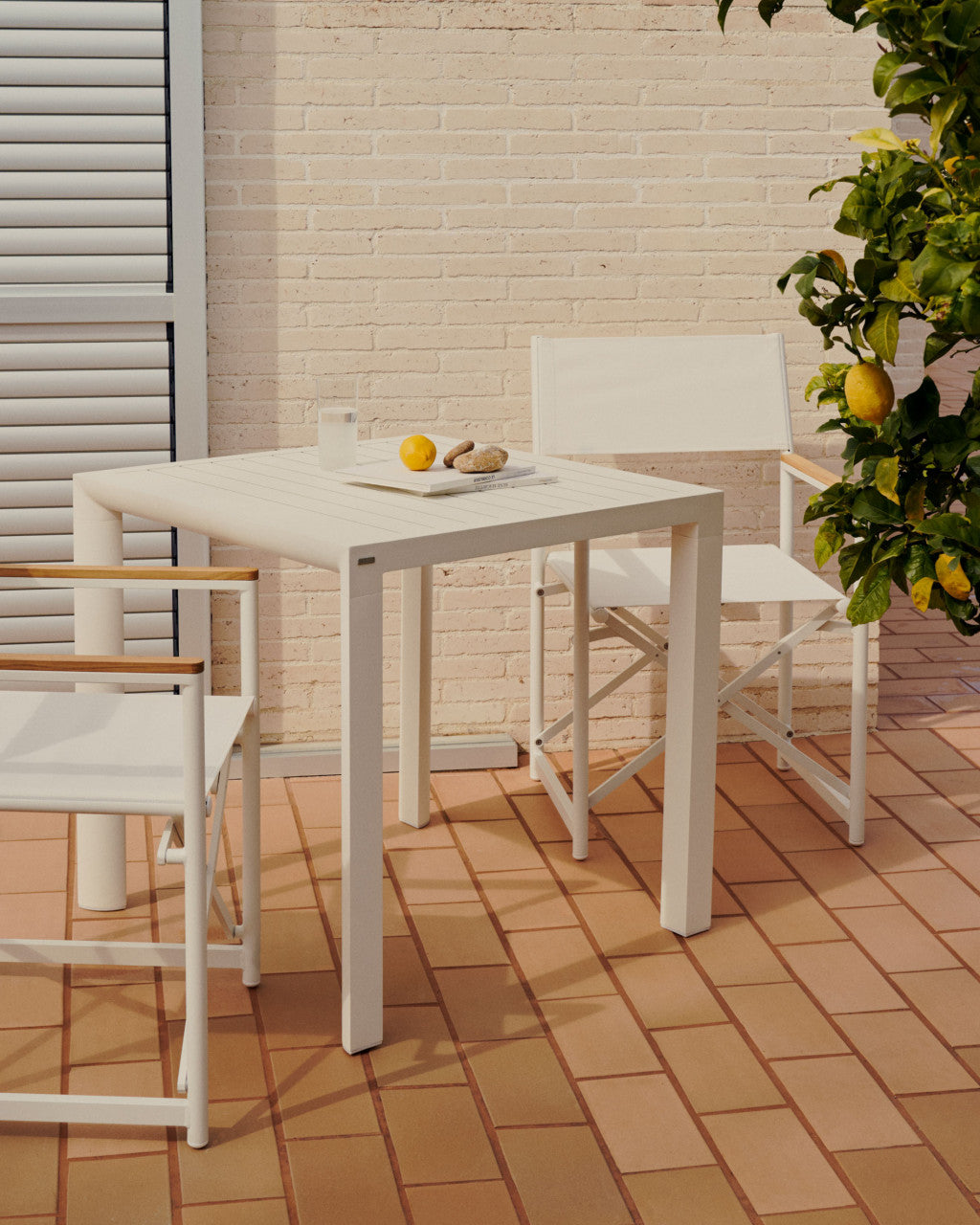 Masa dining exterior alba din metal 77x77 cm Culip Kave Home