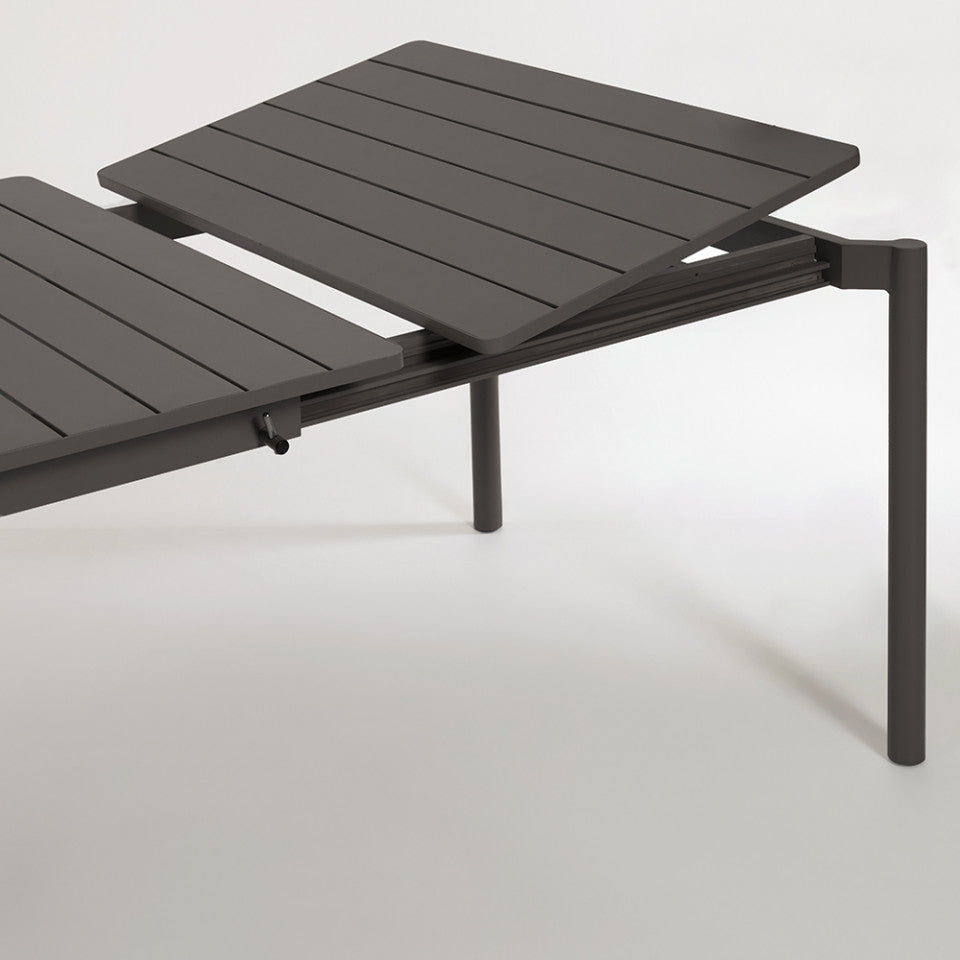 Masa dining exterior extensibila neagra din metal 90x140(200) cm Zaltana Kave Home