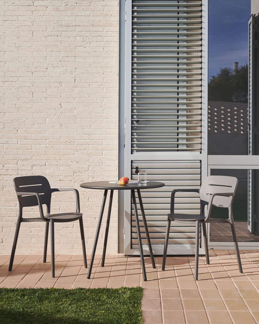 Masa dining exterior gri din metal 70 cm Montjoi Kave Home