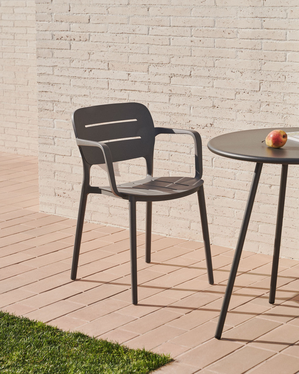Masa dining exterior gri din metal 70 cm Montjoi Kave Home