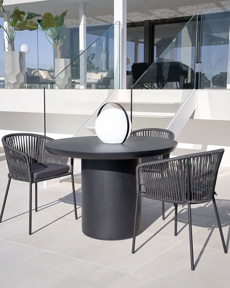 Masa dining exterior neagra din ciment 110 cm Taimi Kave Home