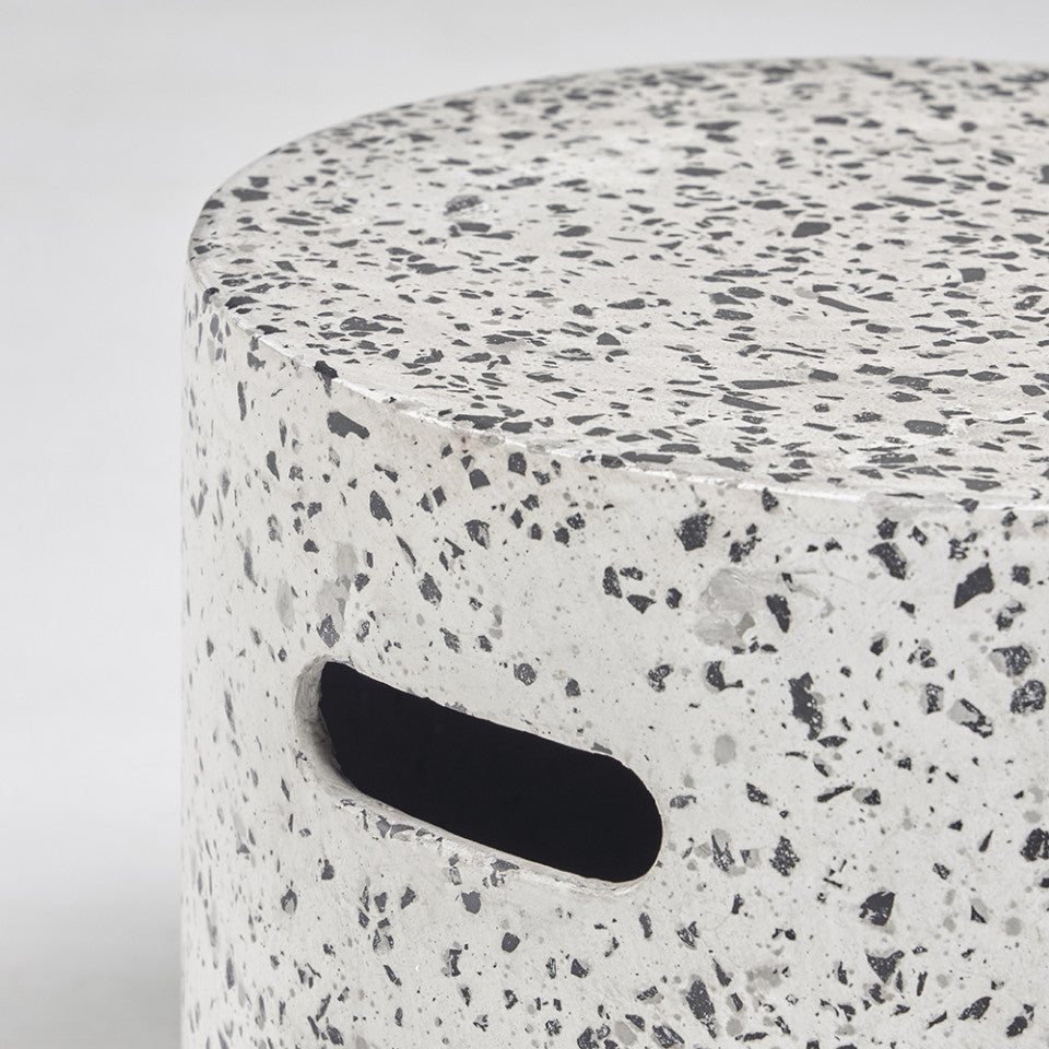 Masa laterala exterior alba din ciment 35 cm Jenell Kave Home