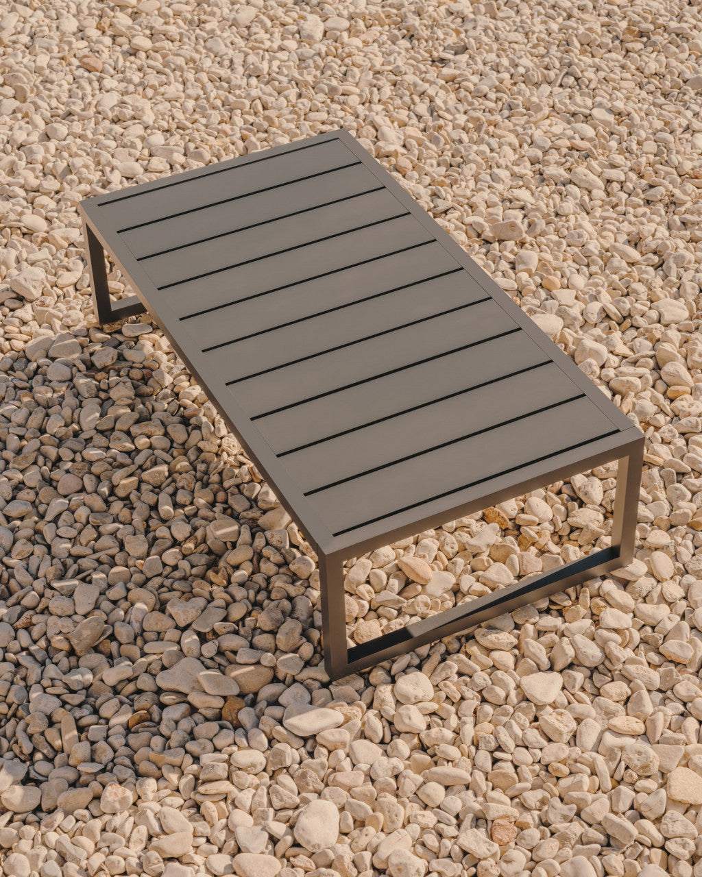 Masa laterala exterior neagra din metal 60x114 cm Comova Kave Home