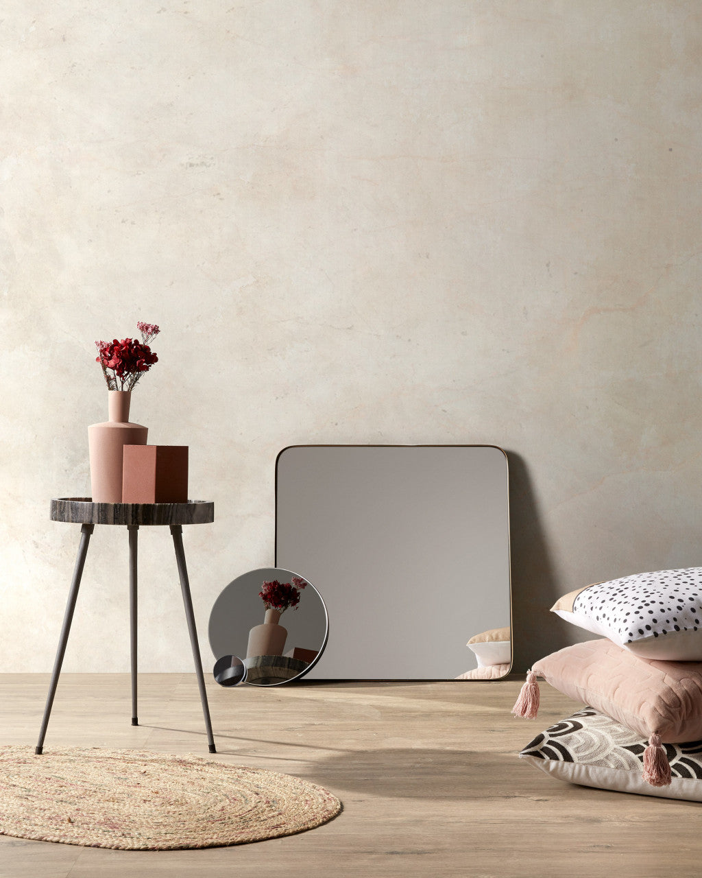 Oglinda patrata aurie din metal 60x60 cm Marco Kave Home