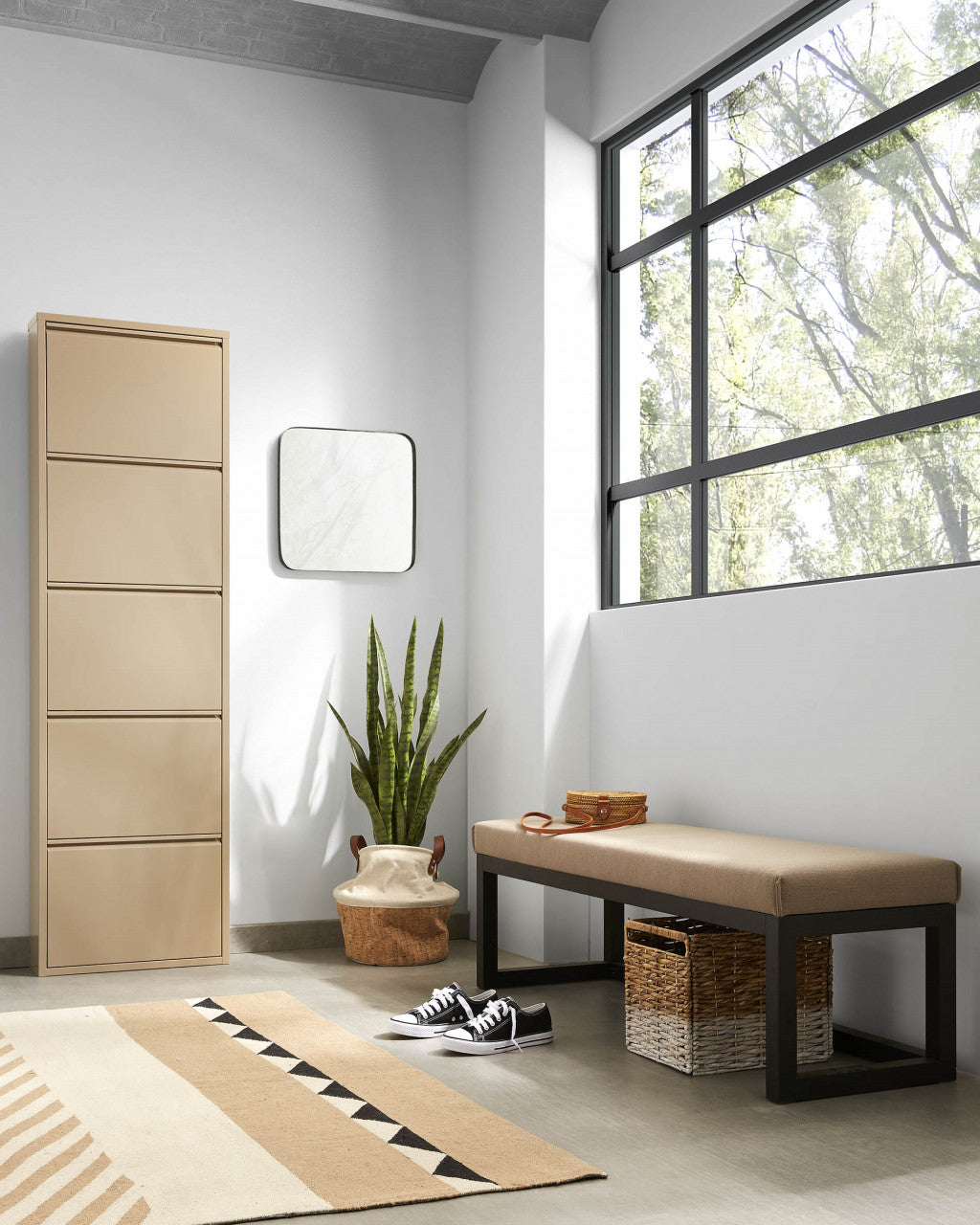 Oglinda patrata neagra din metal 40x40 cm Marco Kave Home