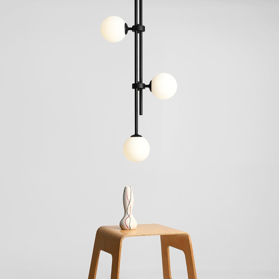 Plafoniera alba/neagra din sticla cu 3 becuri Harmony Aldex