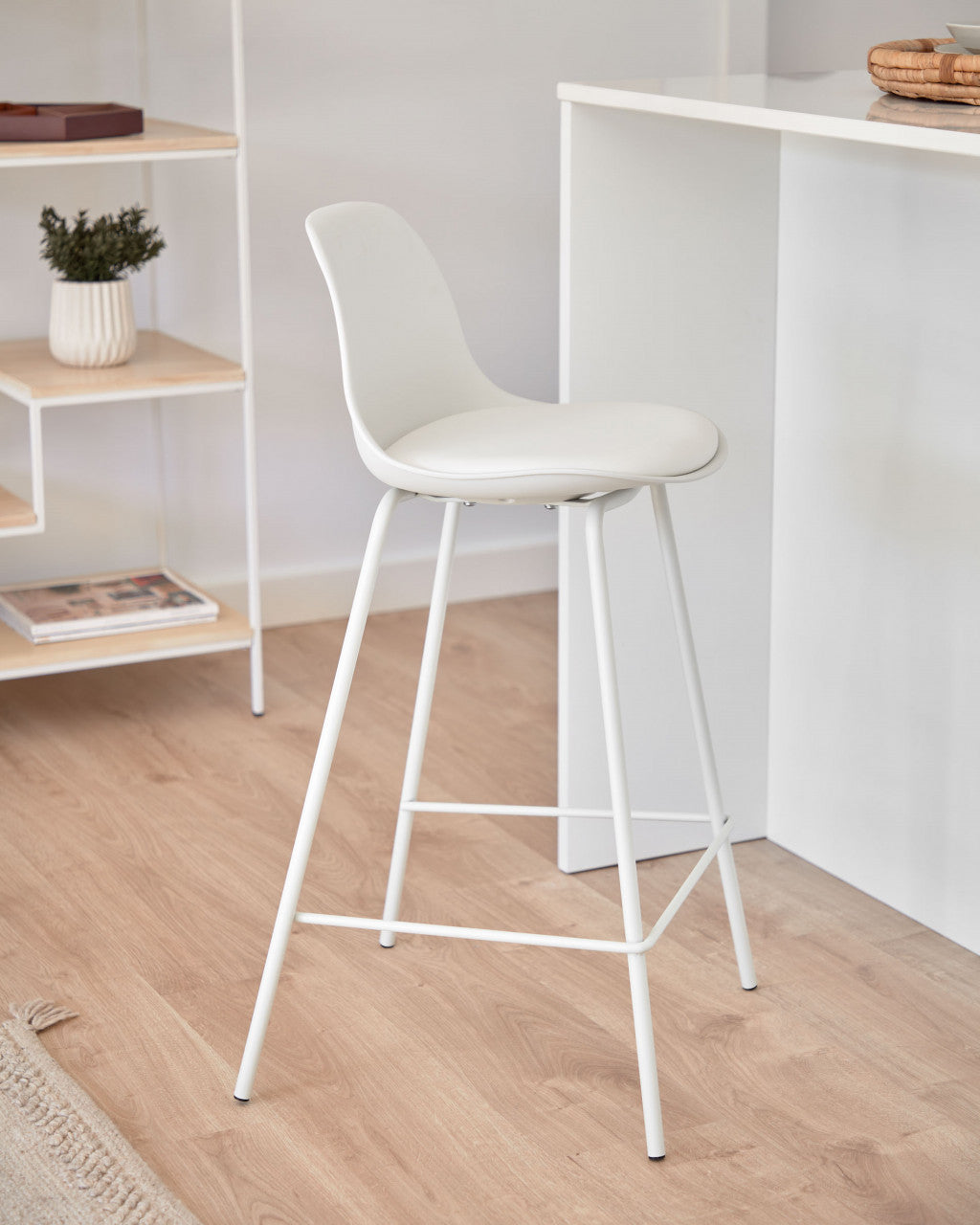 Scaun bar alb din piele ecologica Brighter Kave Home