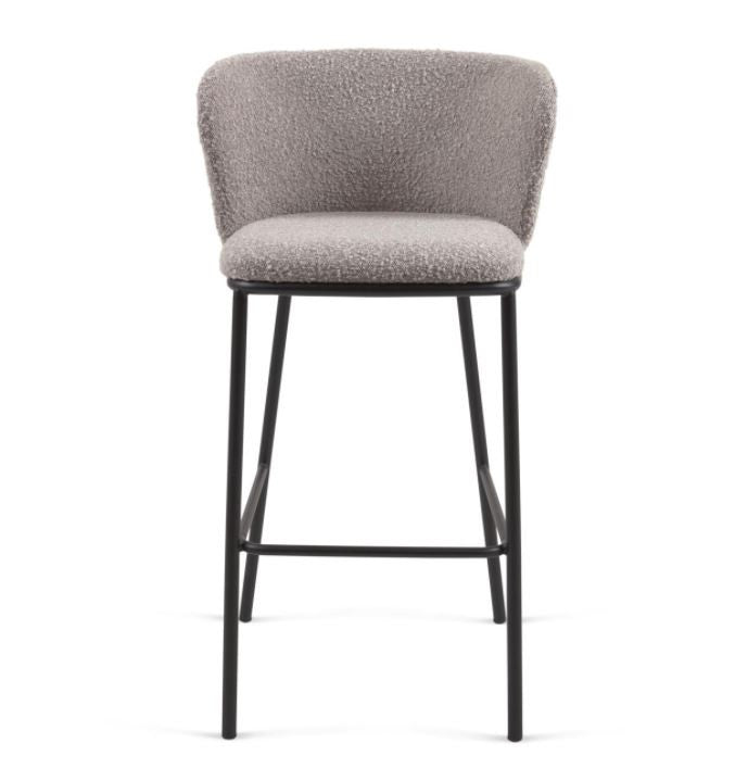 Scaun bar gri din textil Ciselia Style Kave Home