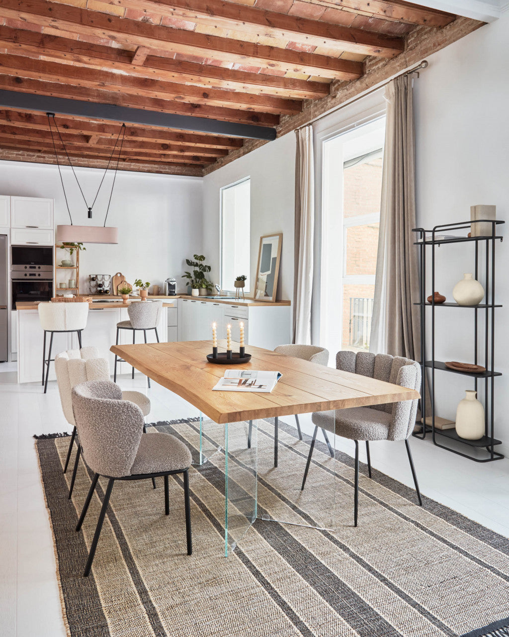 Scaun bar gri din textil Ciselia Style Kave Home