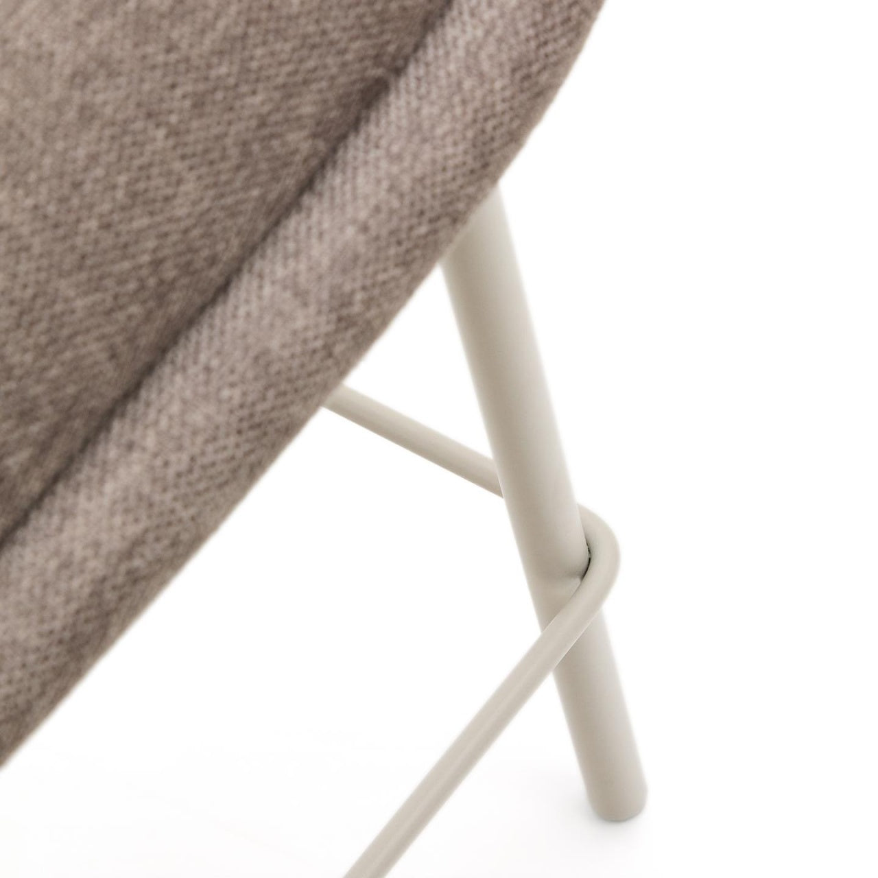 Scaun bar maro deschis/bej din textil Aimin Chenille Kave Home