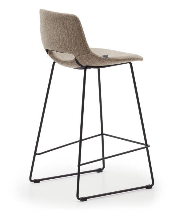 Scaun bar maro/negru din textil Zahara Low Kave Home