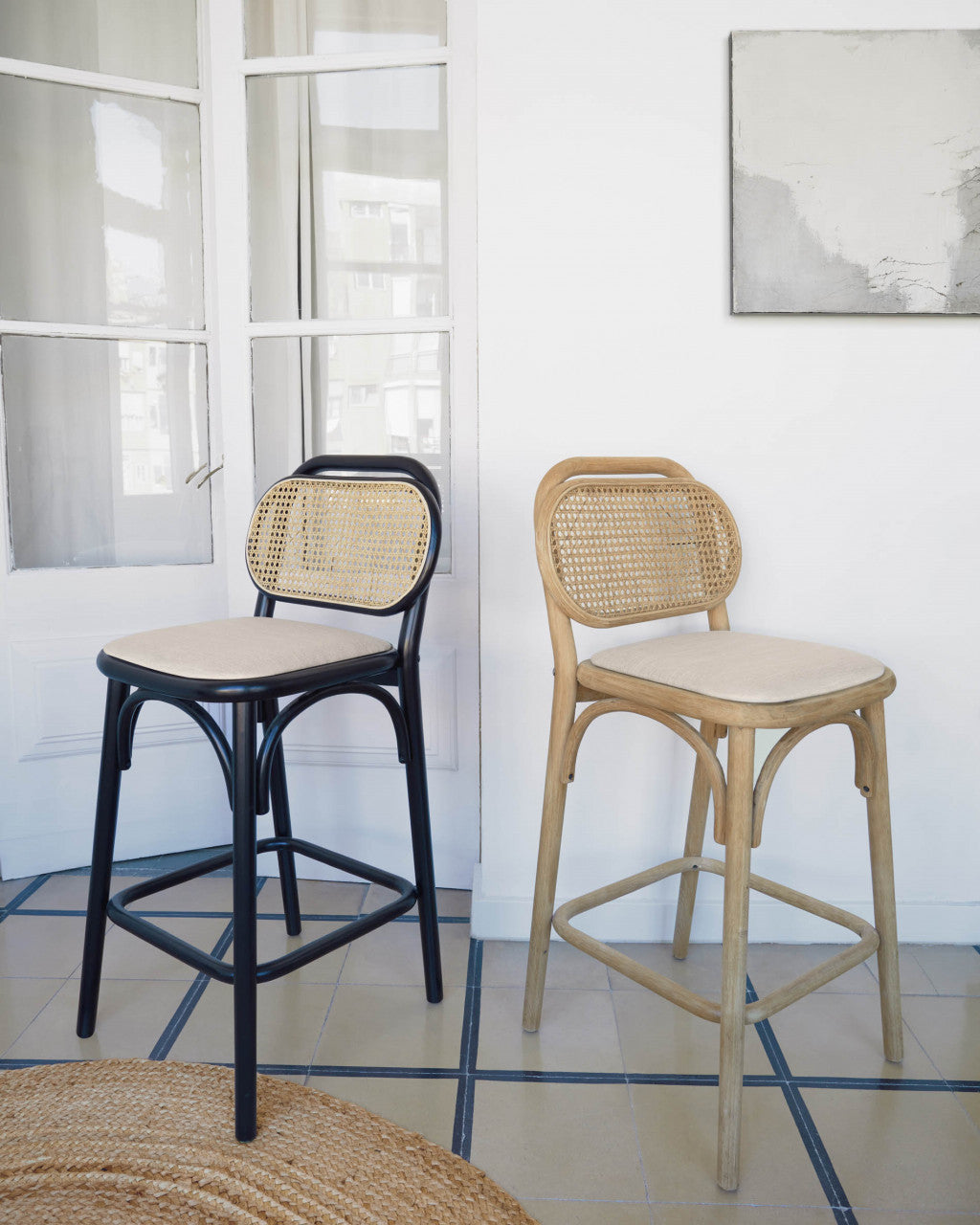 Scaun bar negru din lemn Doriane Kave Home