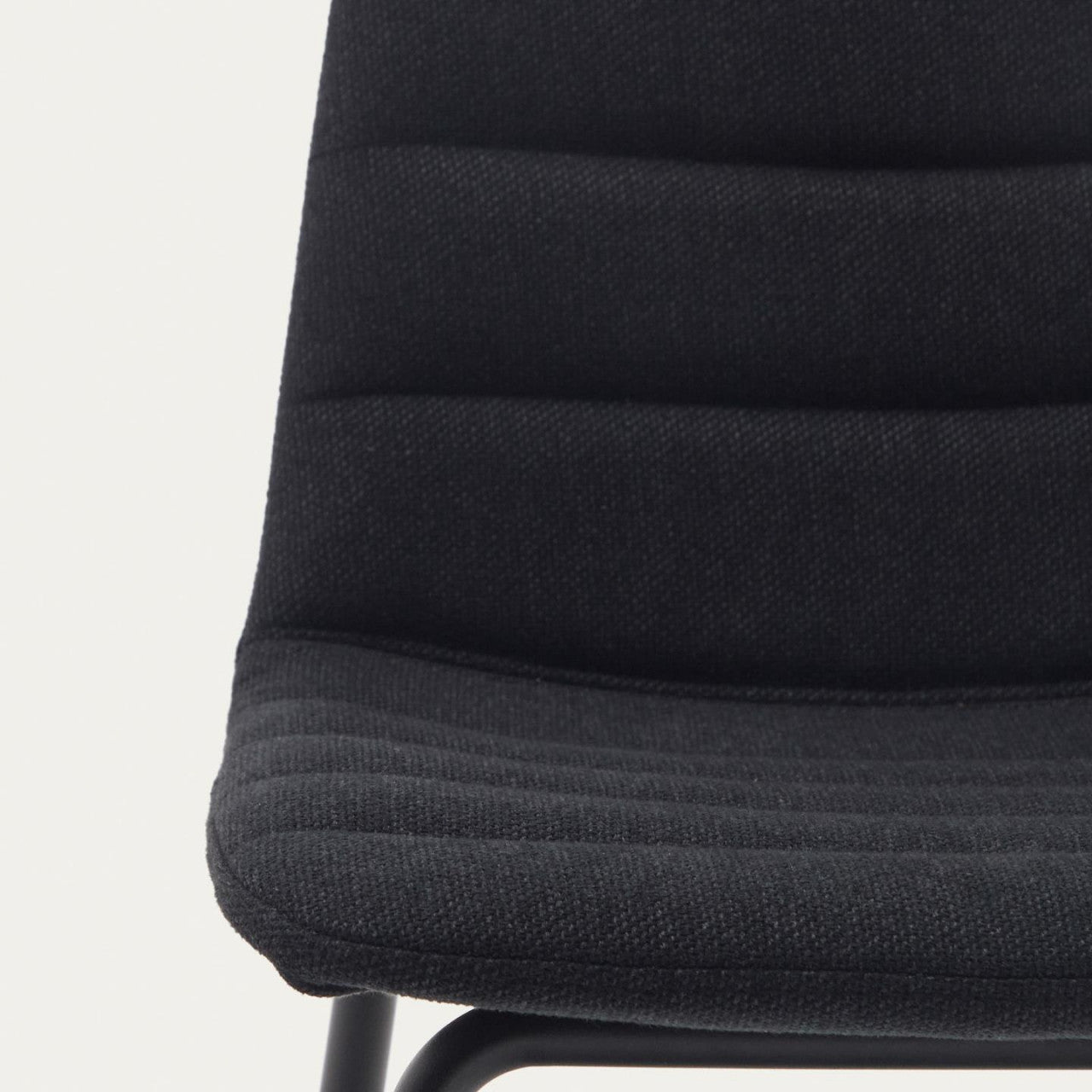 Scaun bar negru din textil Zunilda Kave Home