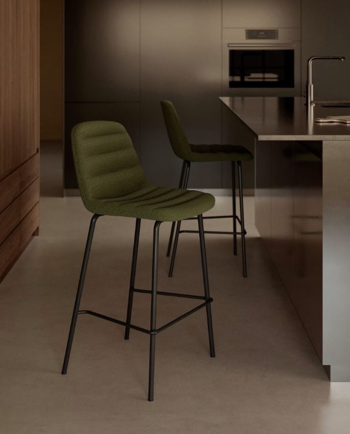 Scaun bar verde/negru din textil Zunilda Kave Home