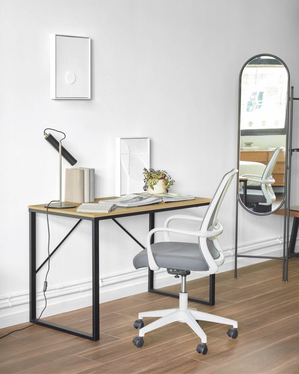 Scaun birou rotativ alb/gri din textil Melva Kave Home
