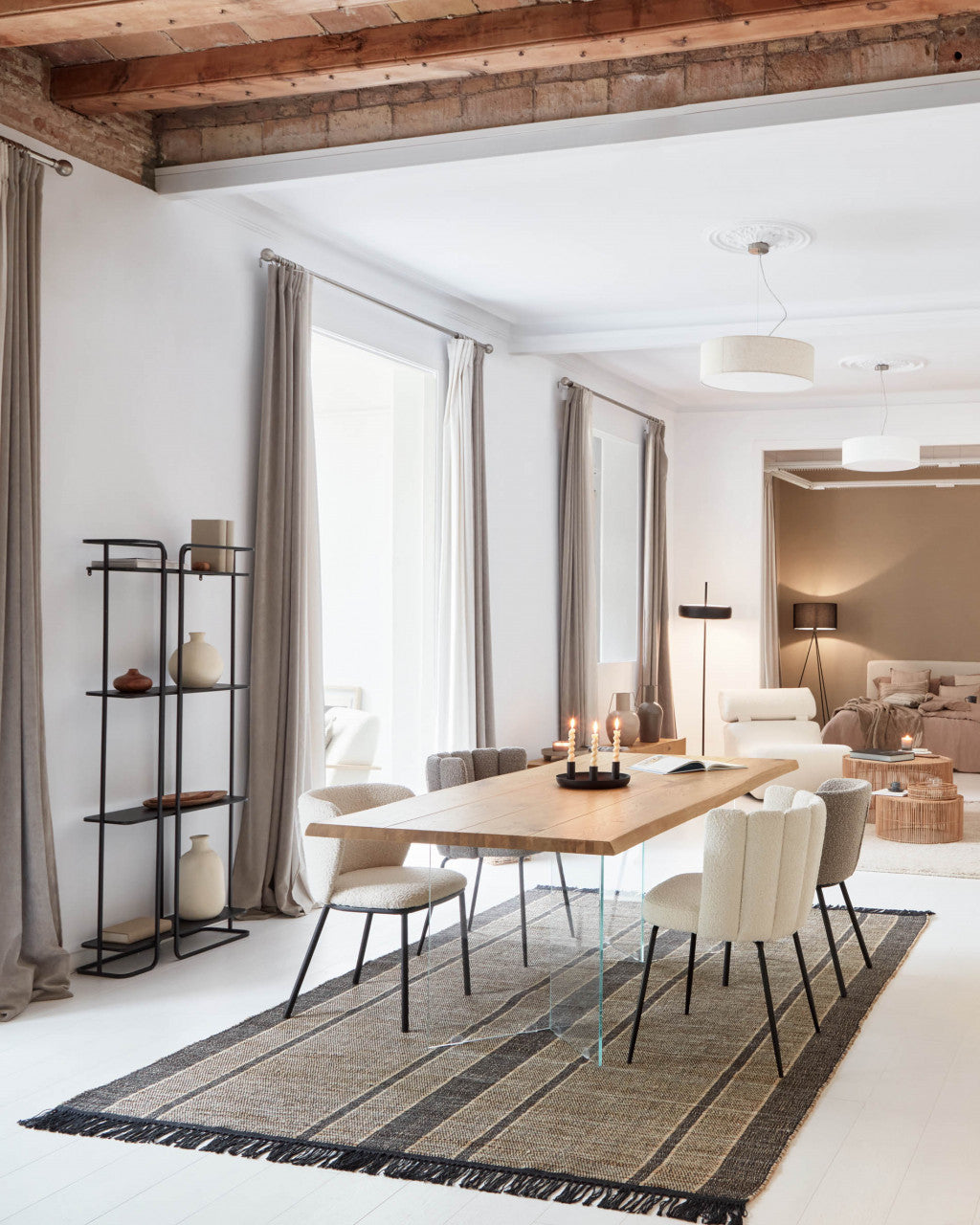 Scaun dining alb din textil Ciselia Kave Home