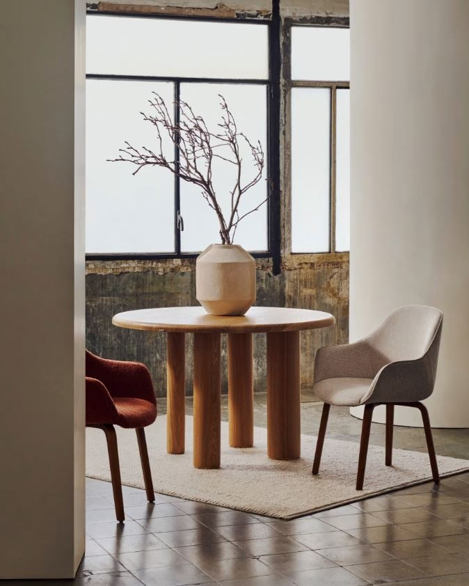 Scaun dining alb/maro inchis din textil Aleli Shearling Kave Home