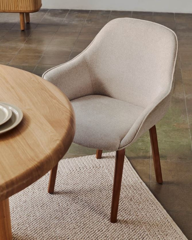 Scaun dining alb/maro inchis din textil Aleli Shearling Kave Home