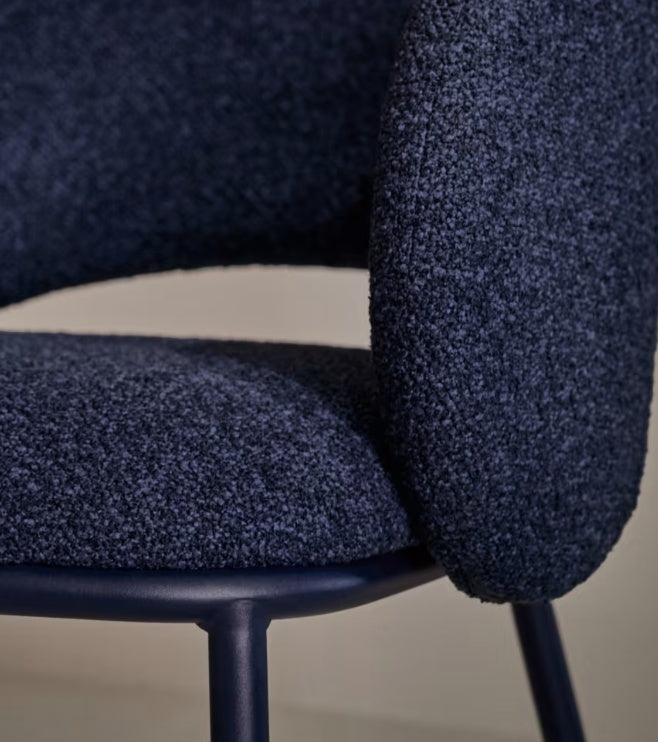 Scaun dining albastru din textil Maina Chenille Kave Home