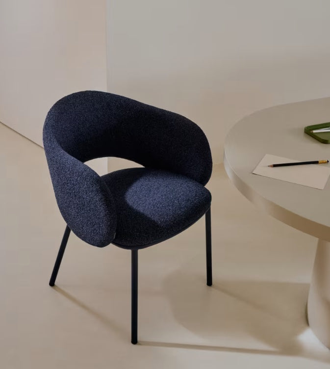 Scaun dining albastru din textil Maina Chenille Kave Home