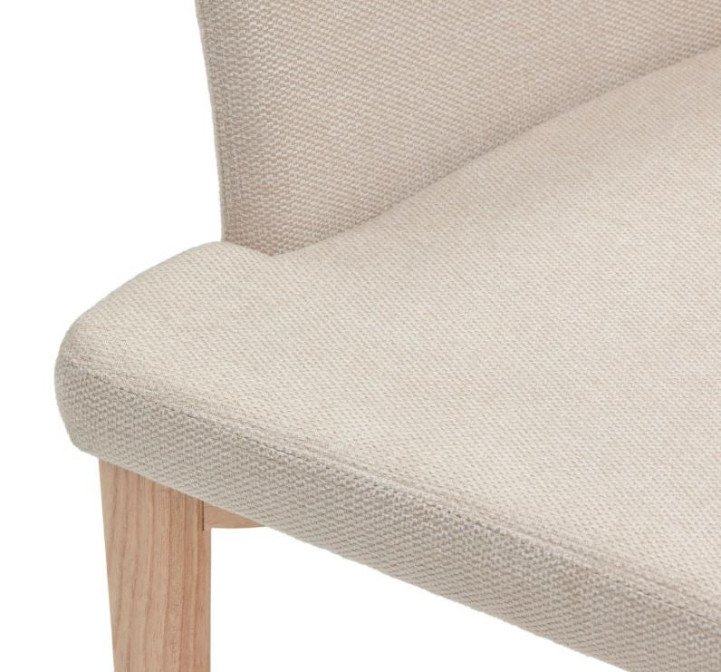 Scaun dining bej din textil Croft Kave Home