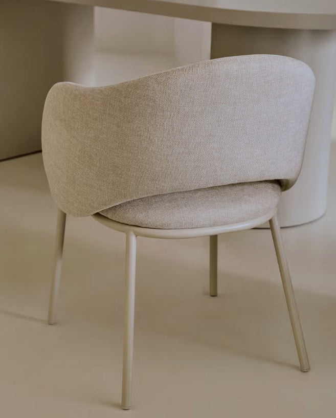 Scaun dining bej din textil Maina Kave Home