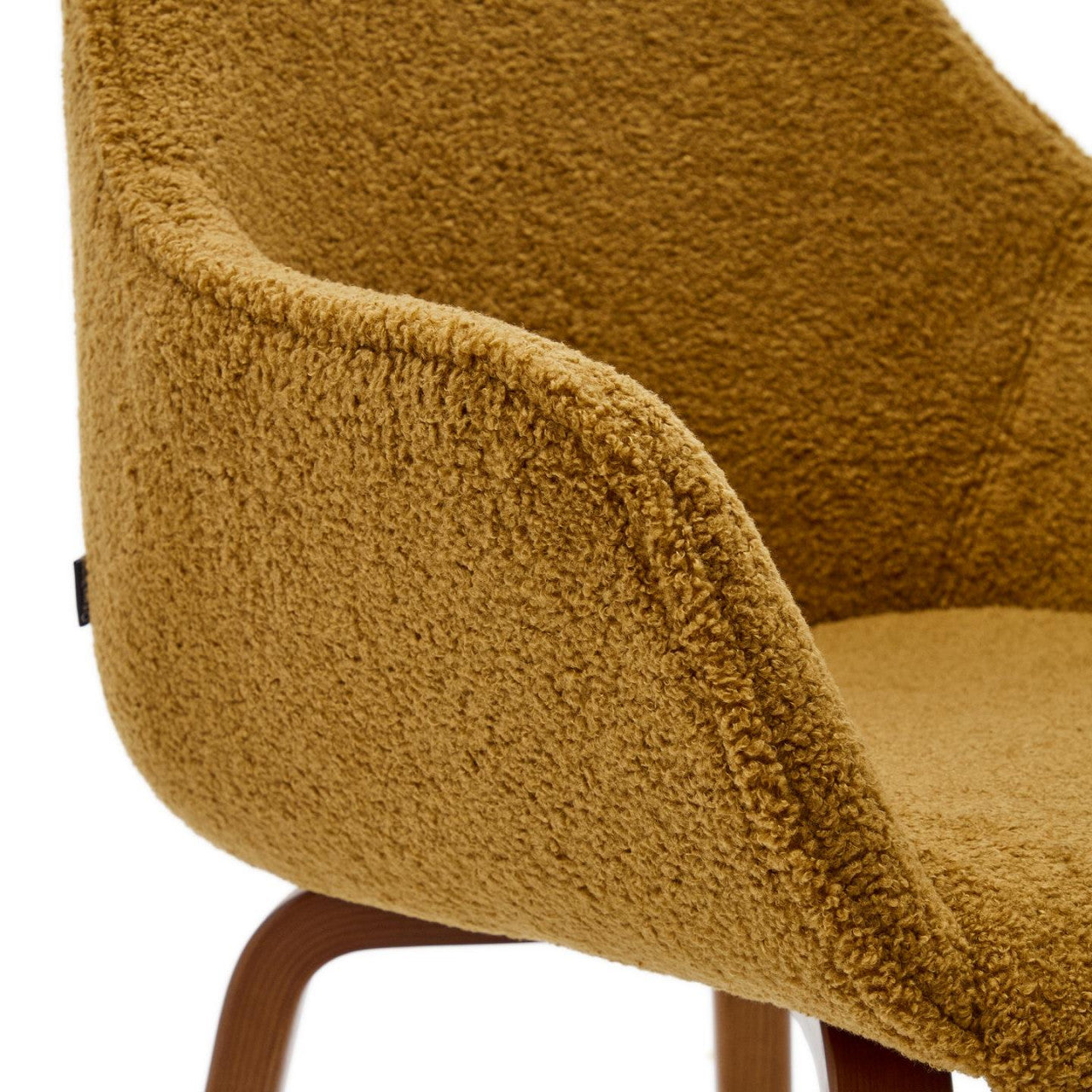 Scaun dining galben/maro inchis din textil Aleli Shearling Kave Home