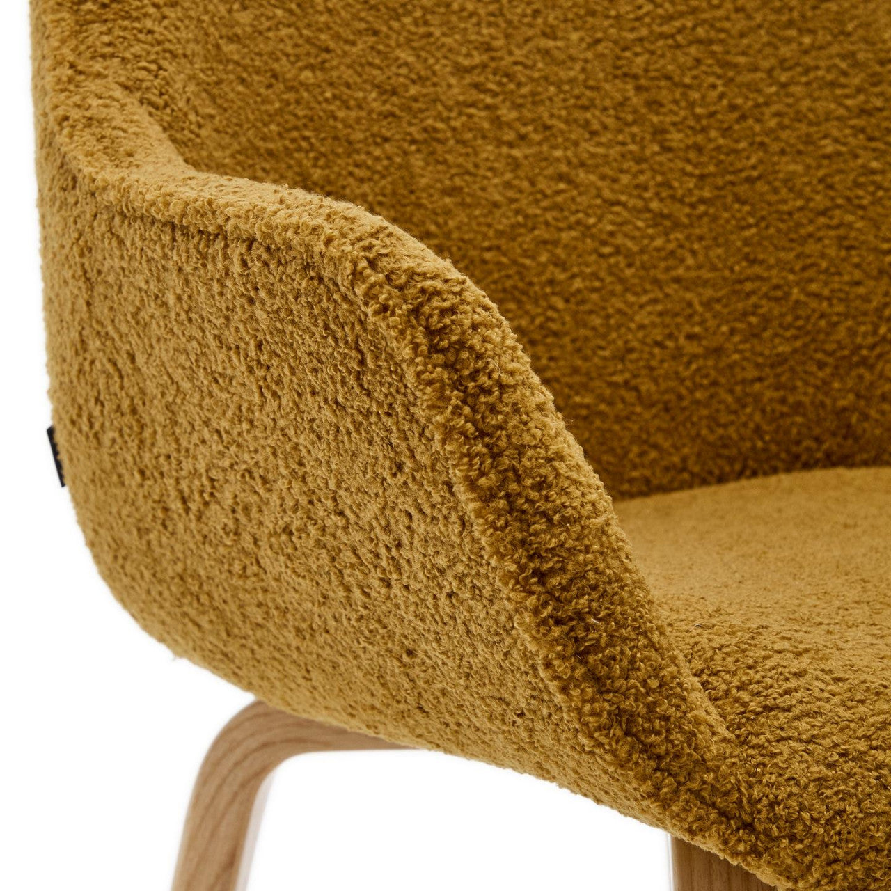 Scaun dining galben mustar din textil Aleli Shearling Kave Home