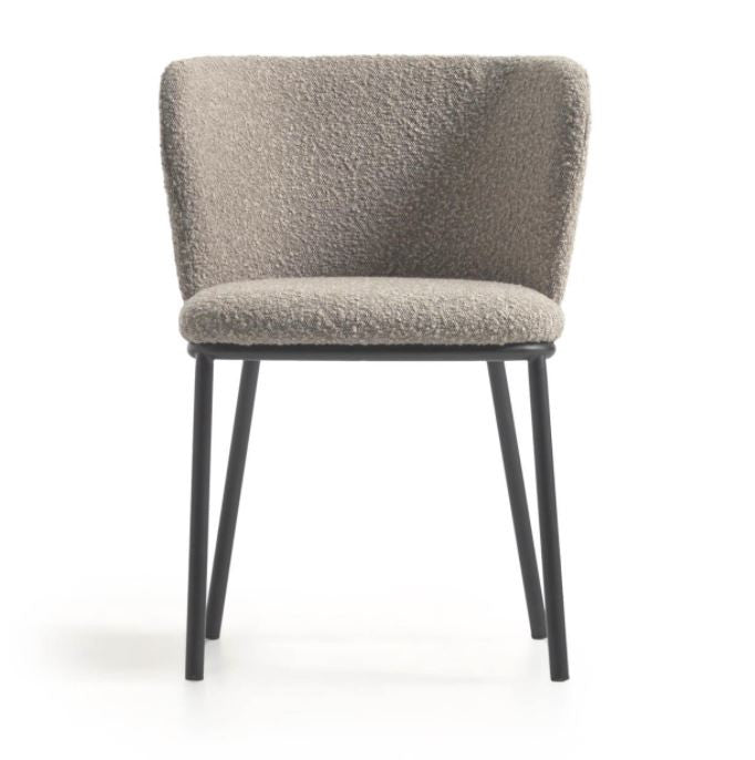 Scaun dining gri deschis din textil Ciselia Kave Home