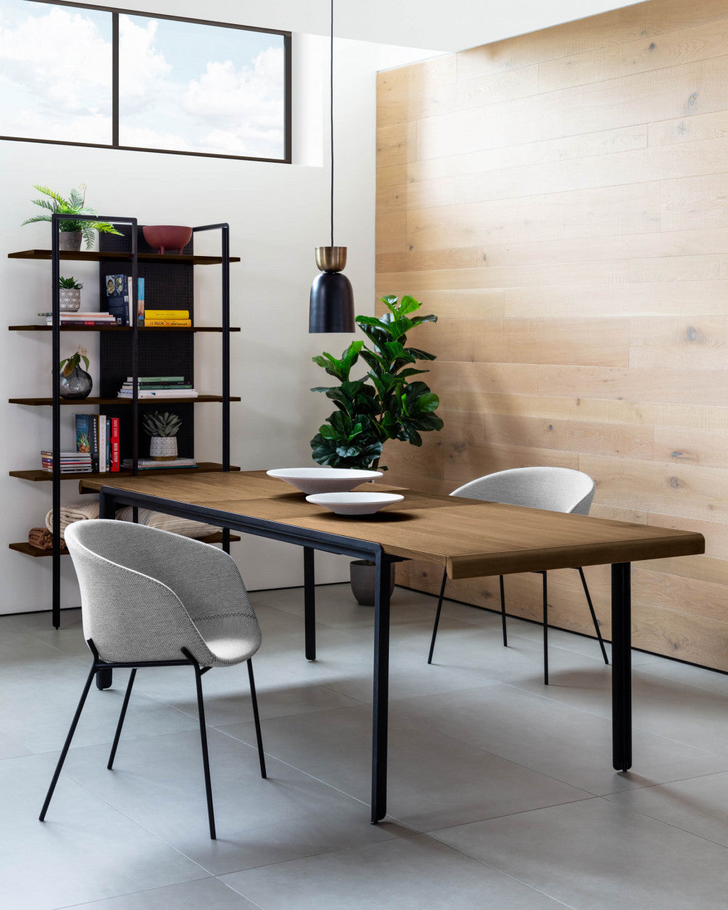 Scaun dining gri deschis/negru din textil Yvette Kave Home