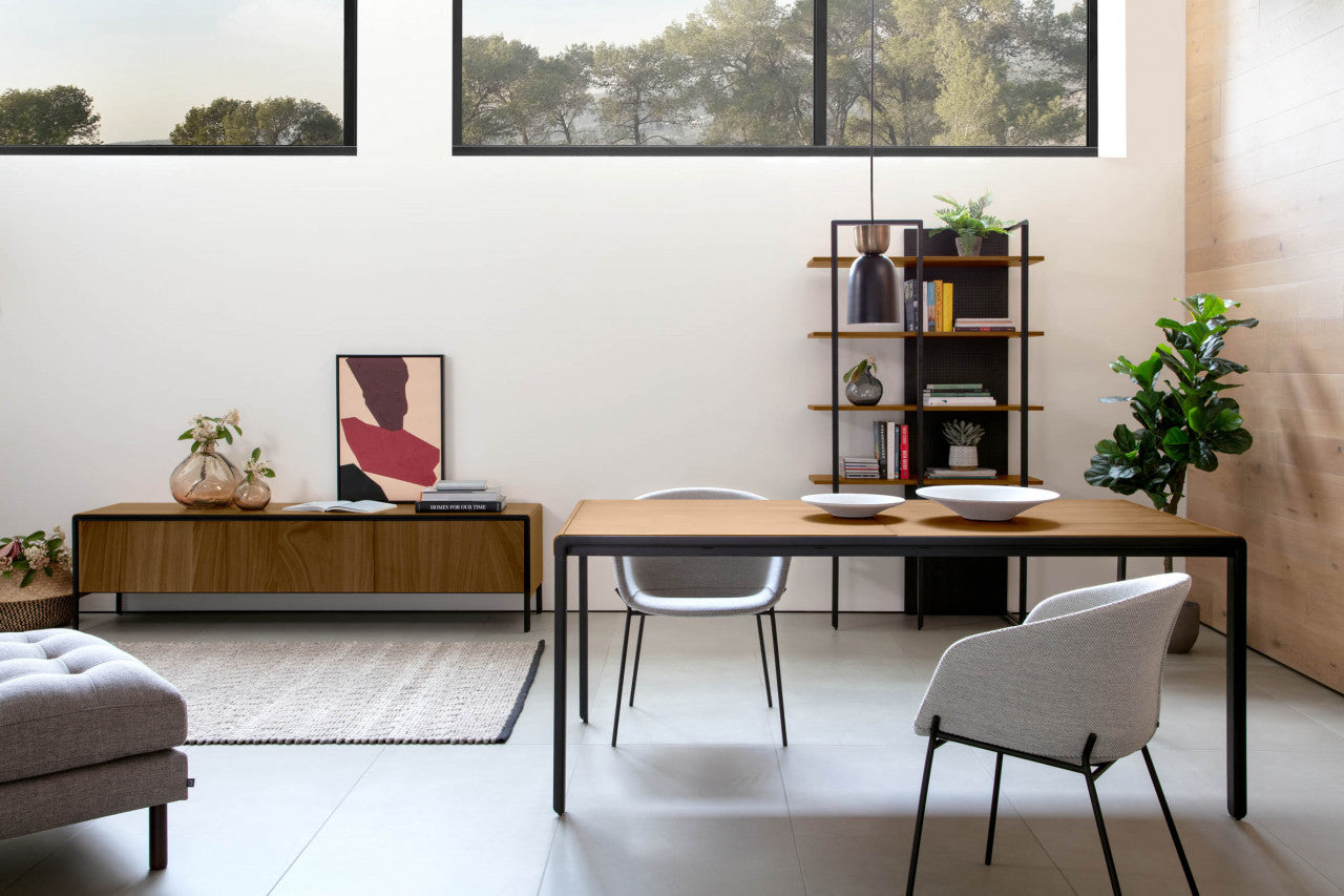 Scaun dining gri deschis/negru din textil Yvette Kave Home