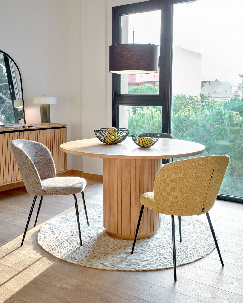 Scaun dining gri din textil Anoha Kave Home