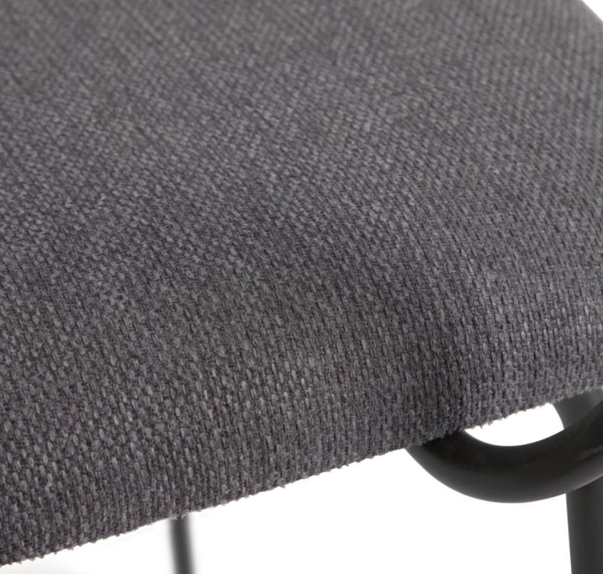 Scaun dining gri inchis din textil Auxtina Kave Home