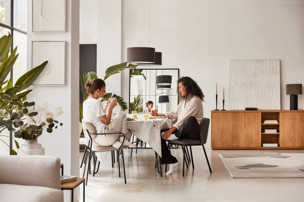 Scaun dining gri inchis din textil Ciselia Kave Home