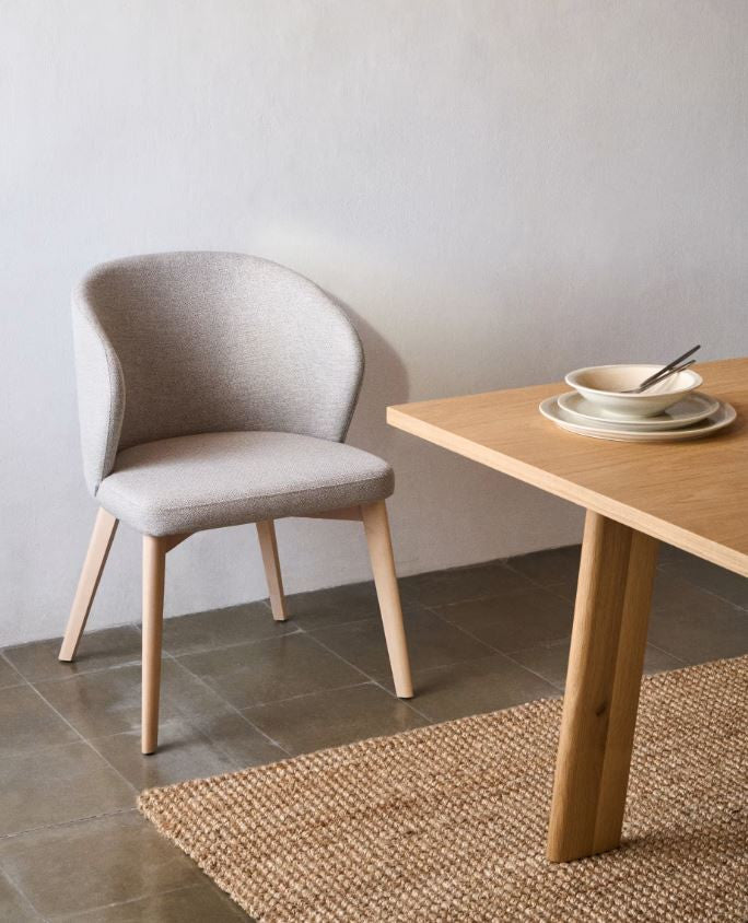Scaun dining gri/maro deschis din textil Darice Kave Home