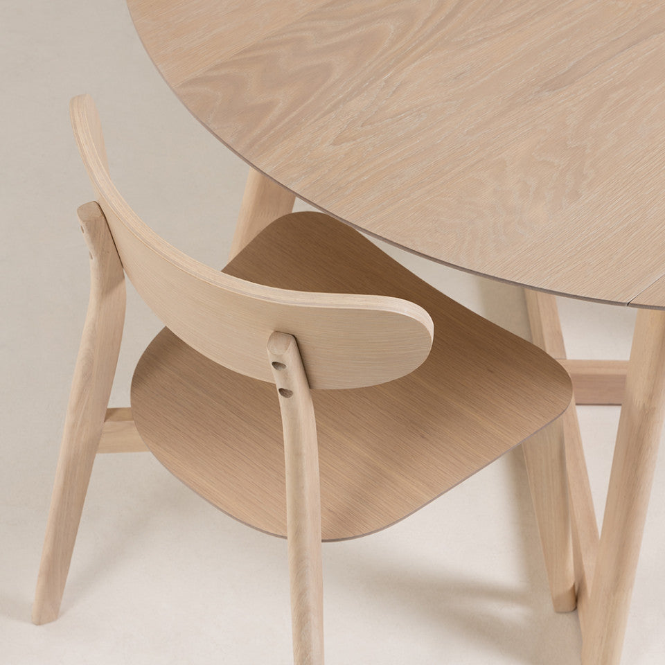 Scaun dining maro deschis din lemn Safina Kave Home