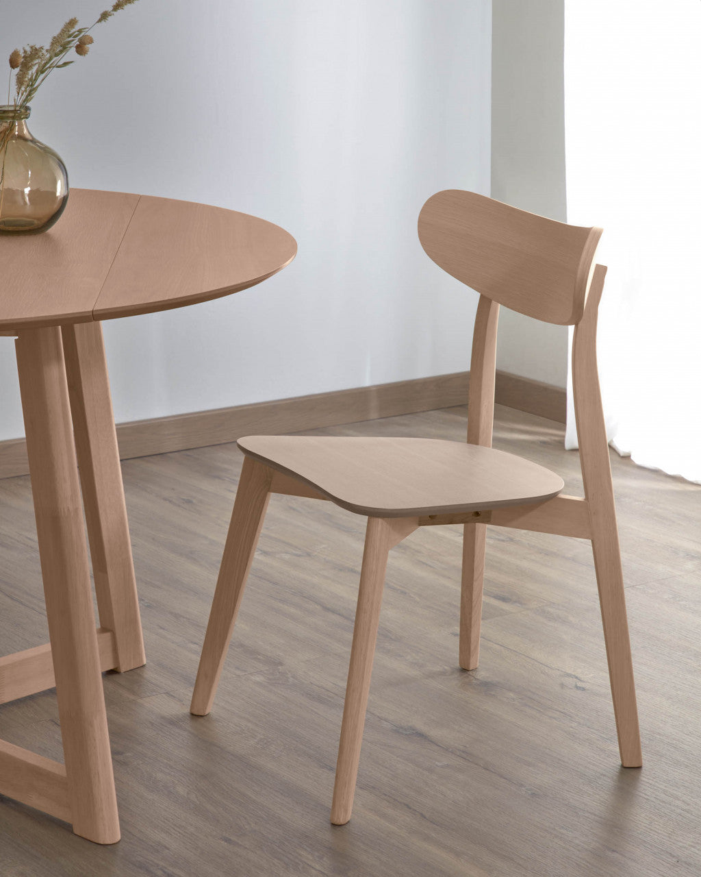 Scaun dining maro deschis din lemn Safina Kave Home