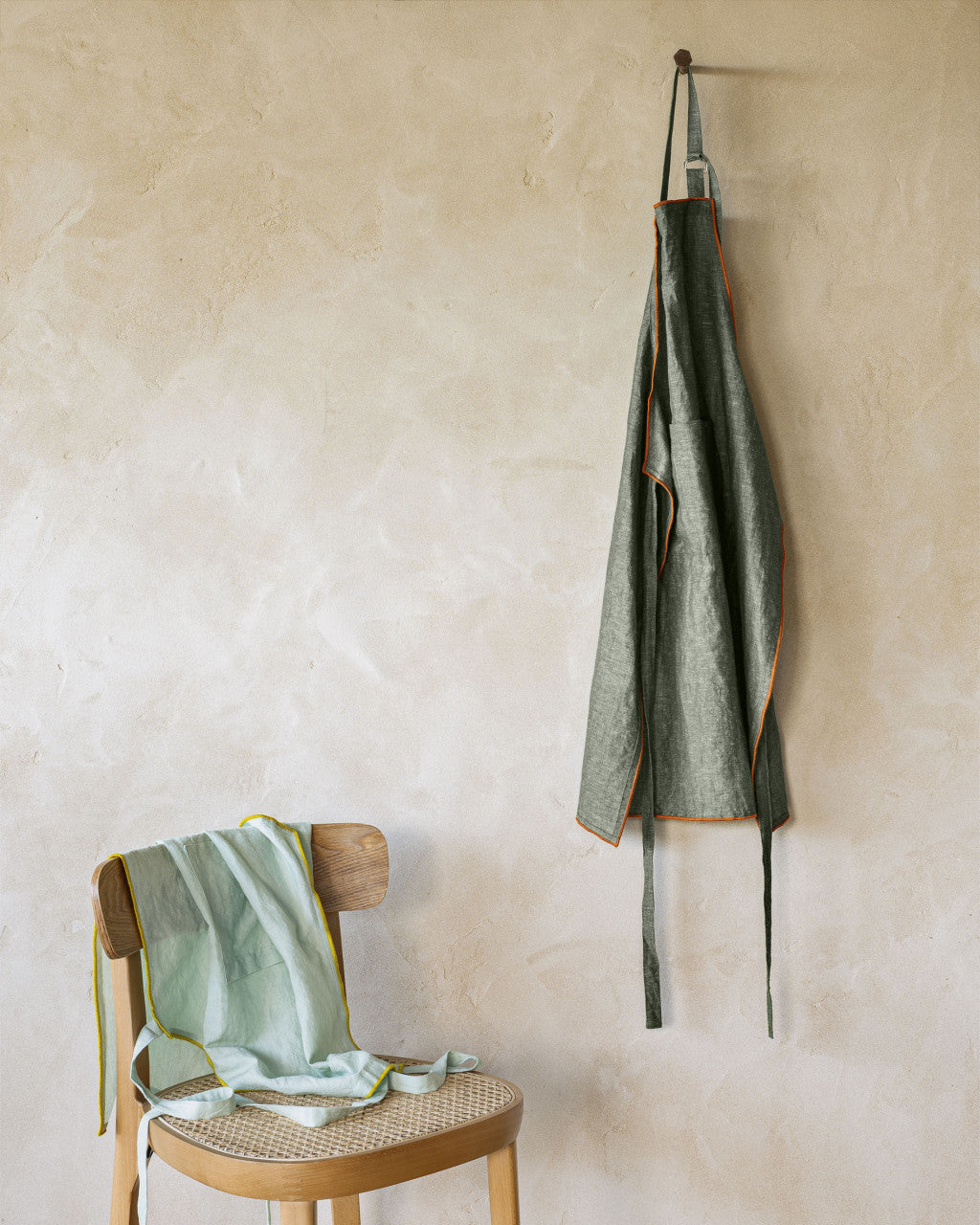 Scaun dining maro din lemn Romane Kave Home