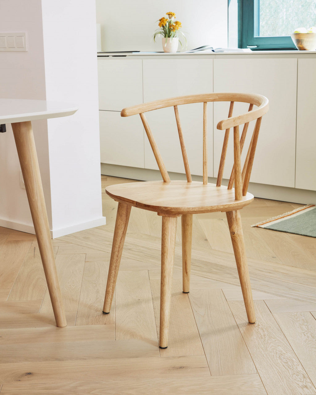 Scaun dining maro din lemn Trise Kave Home